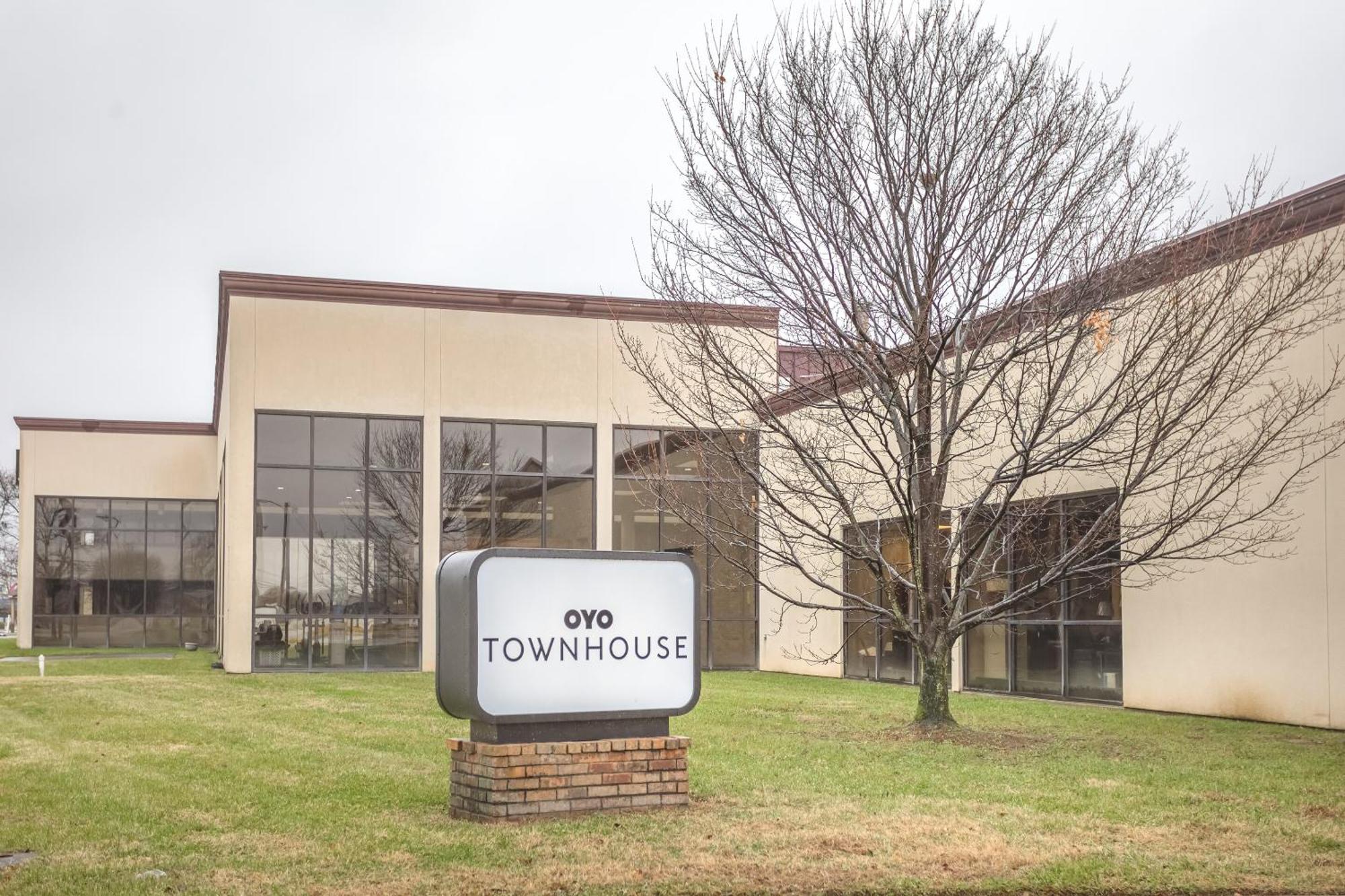 Hotel Oyo Townhouse Owensboro West Exterior foto